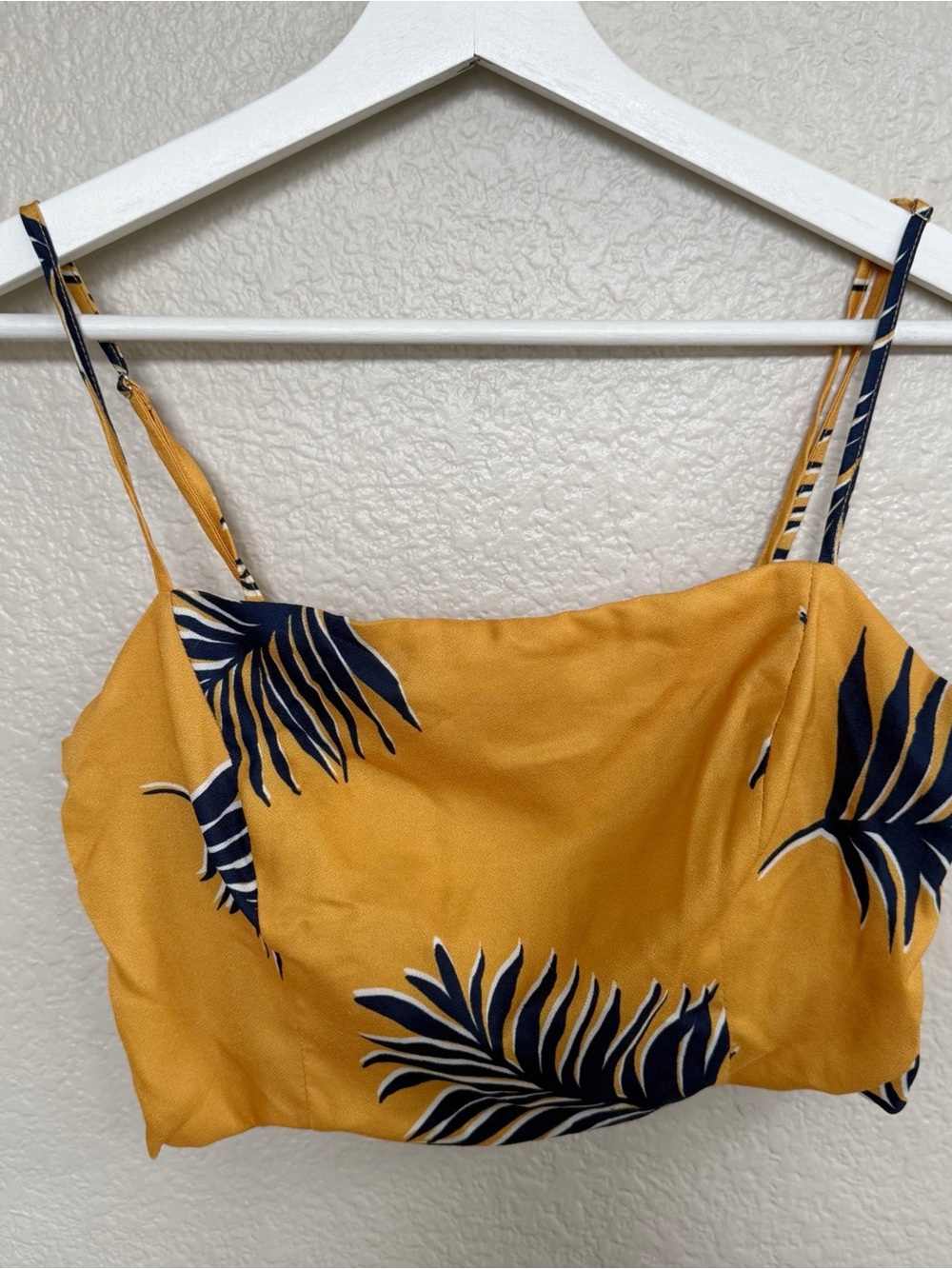 Forever 21 Tropical Yellow Cropped Tank Size Medium